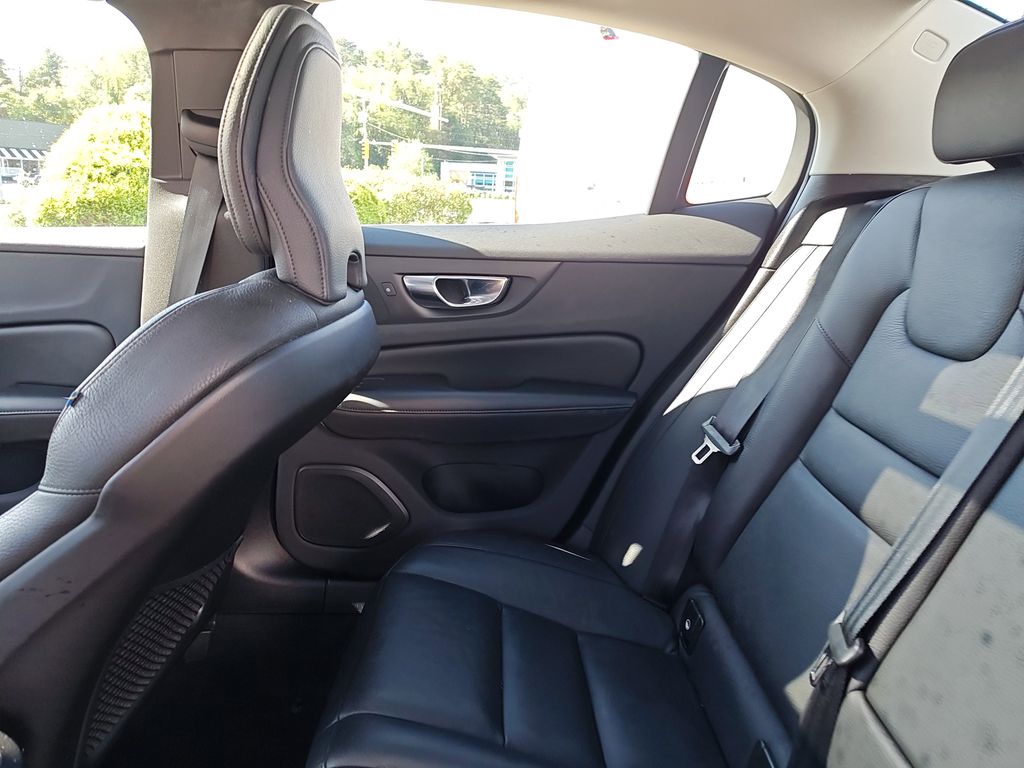 2024 Volvo S60 B5 Plus photo 22