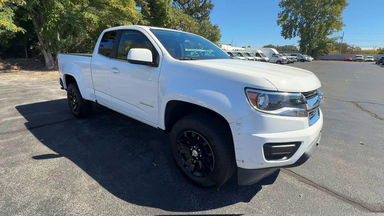 2018 Chevrolet Colorado LT photo 2