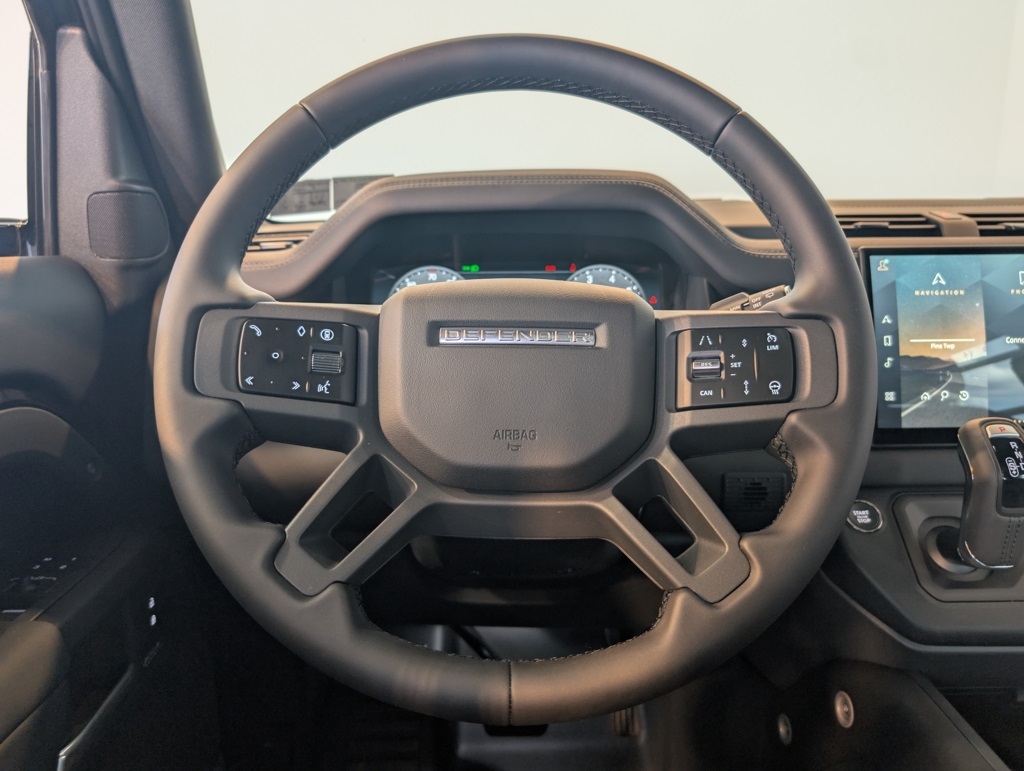 2025 Land Rover Defender 110 X-Dynamic SE photo 10