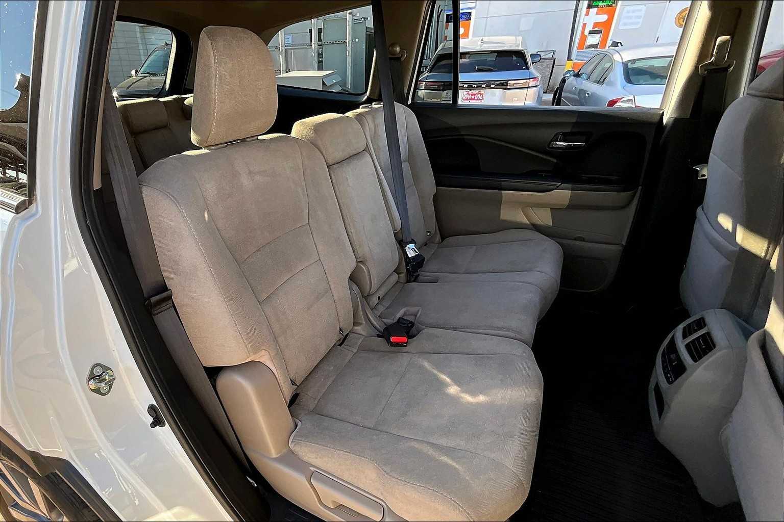 2020 Honda Pilot EX photo 17