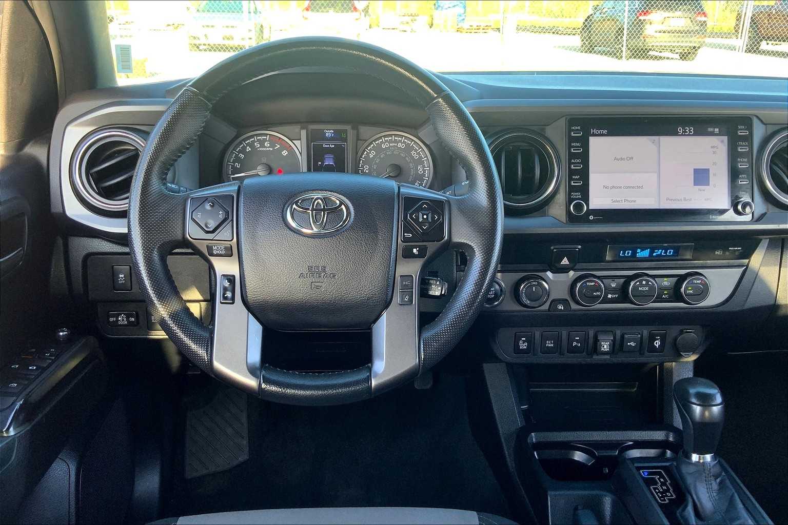 2023 Toyota Tacoma TRD photo 5
