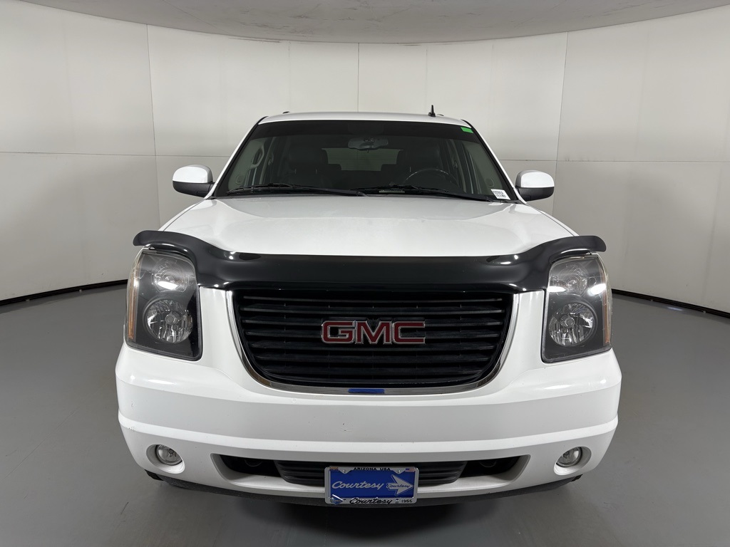 2011 Gmc Yukon SLE photo 3