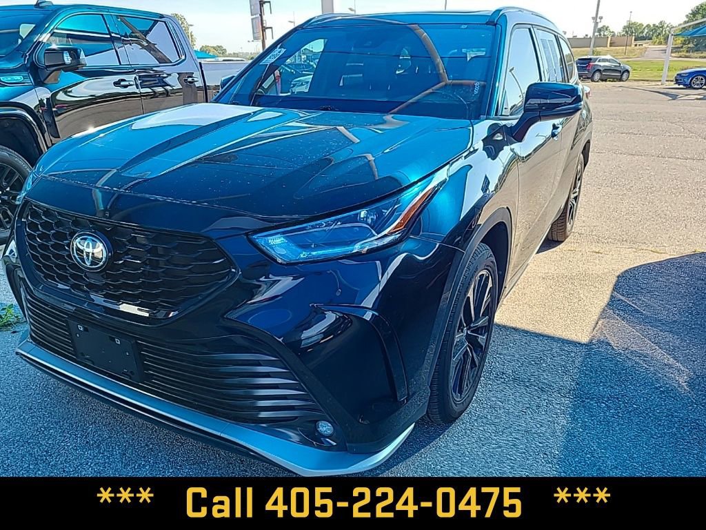 2023 Toyota Highlander XSE's photo