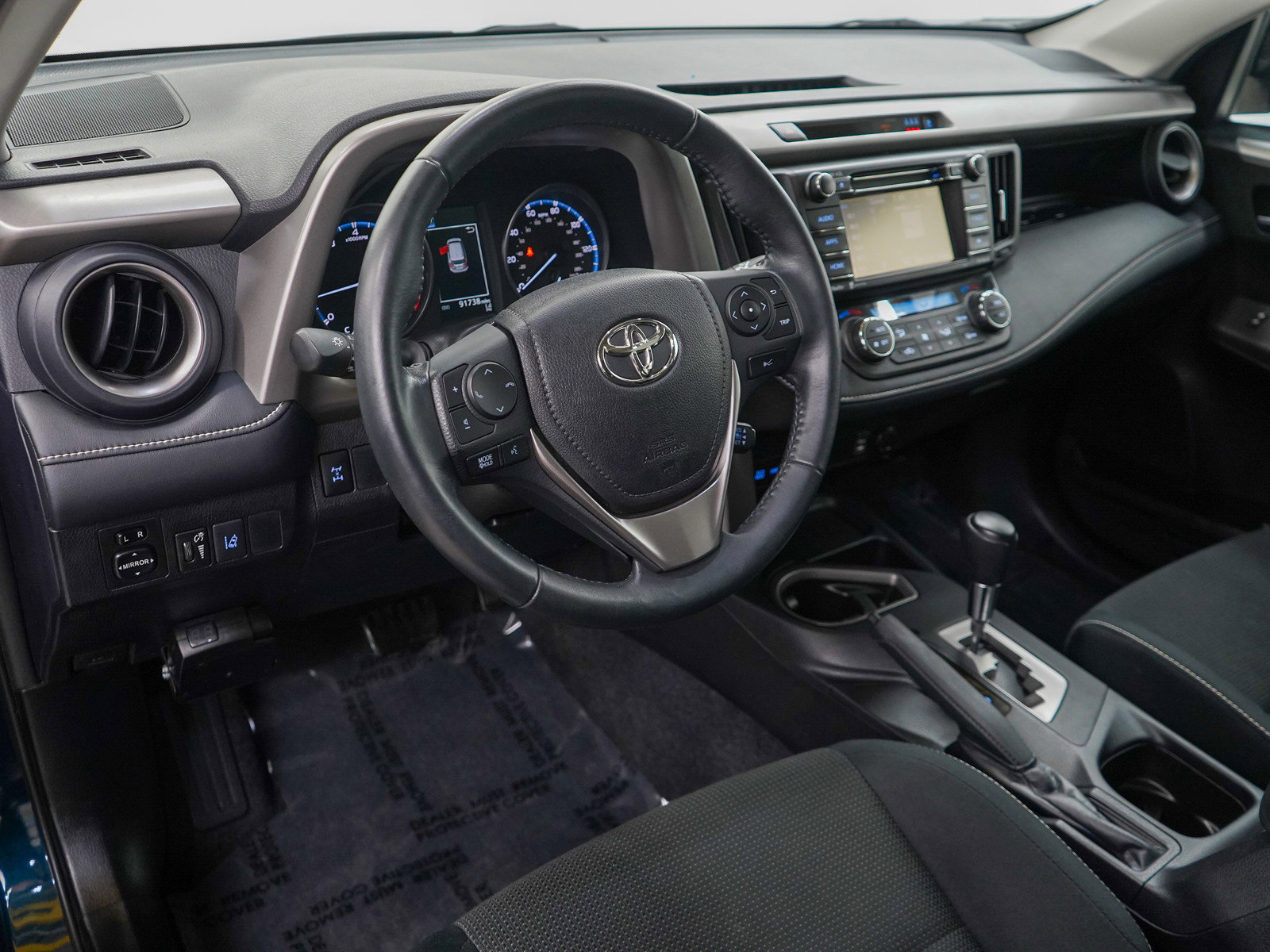 2017 Toyota RAV4 XLE photo 17