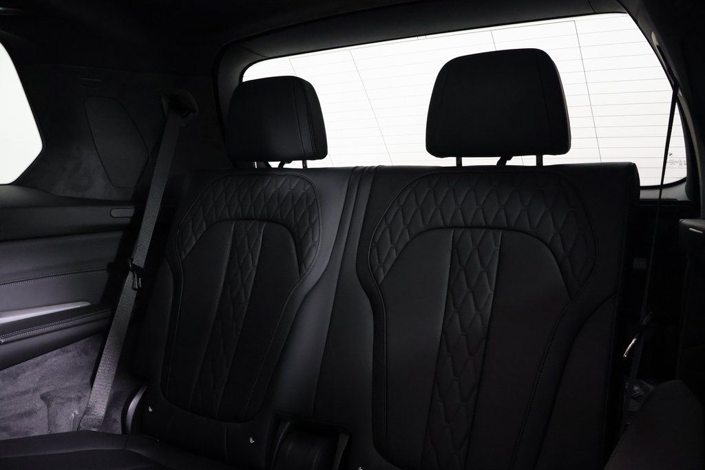 2026 Bmw X7 M60i photo 7