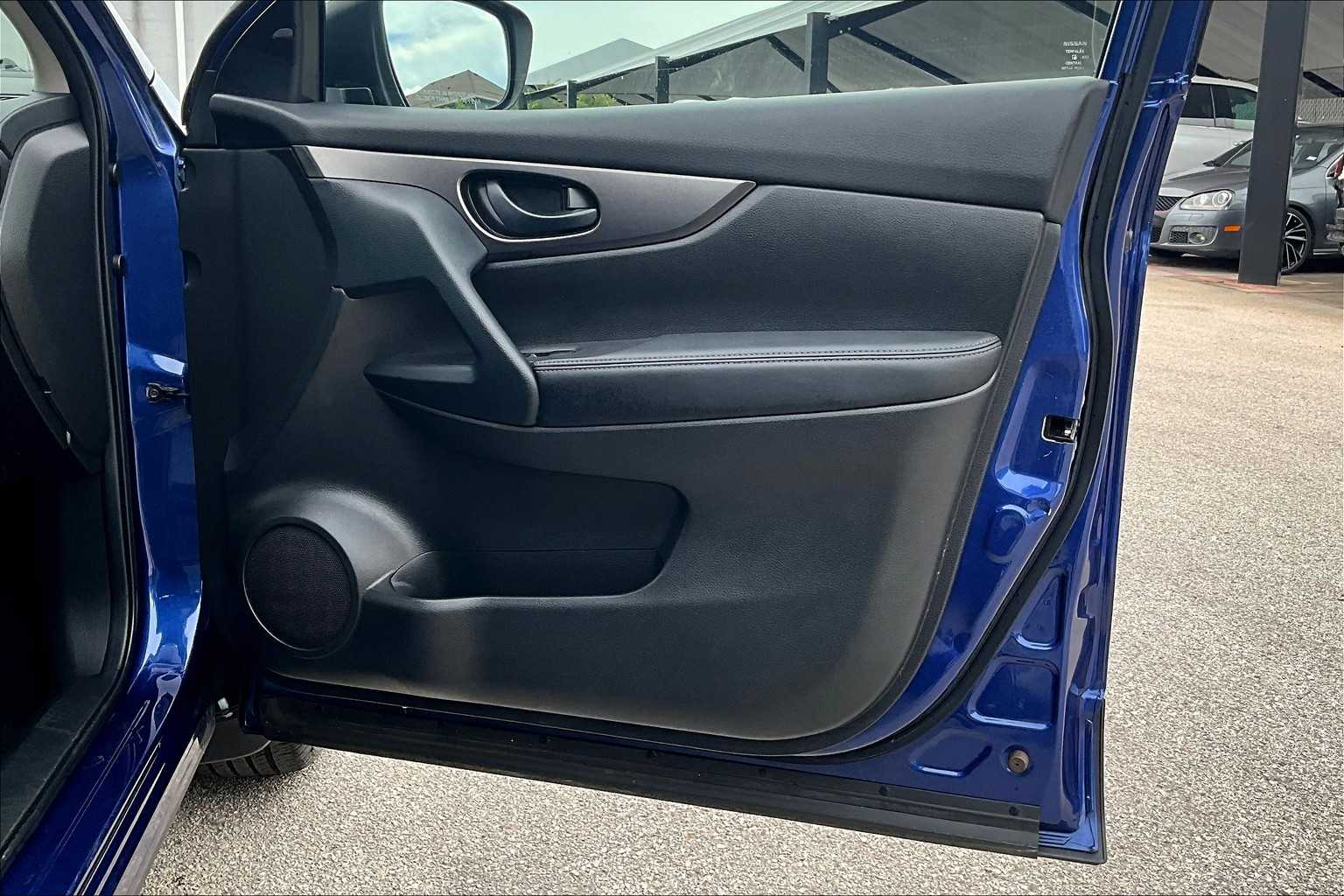 2020 Nissan Rogue Sport S photo 17