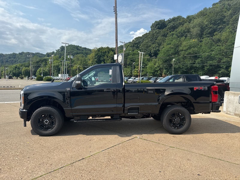 2025 Ford F-350 XL photo 3