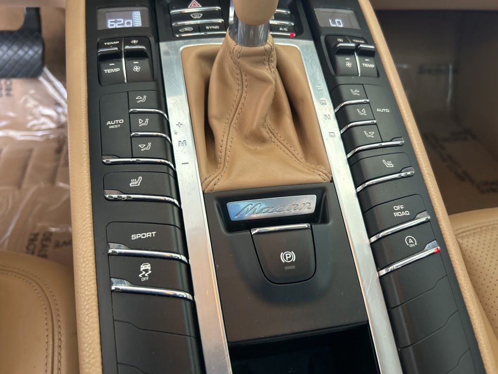 2015 Porsche Macan S photo 43