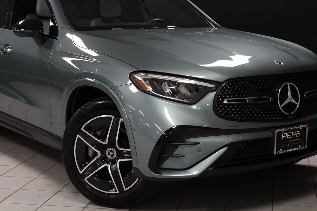 2025 Mercedes Benz GLC 300 4MATIC photo 2