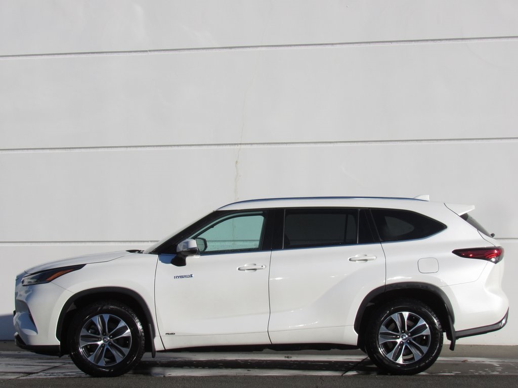 2021 Toyota Highlander Hybrid XLE photo 3