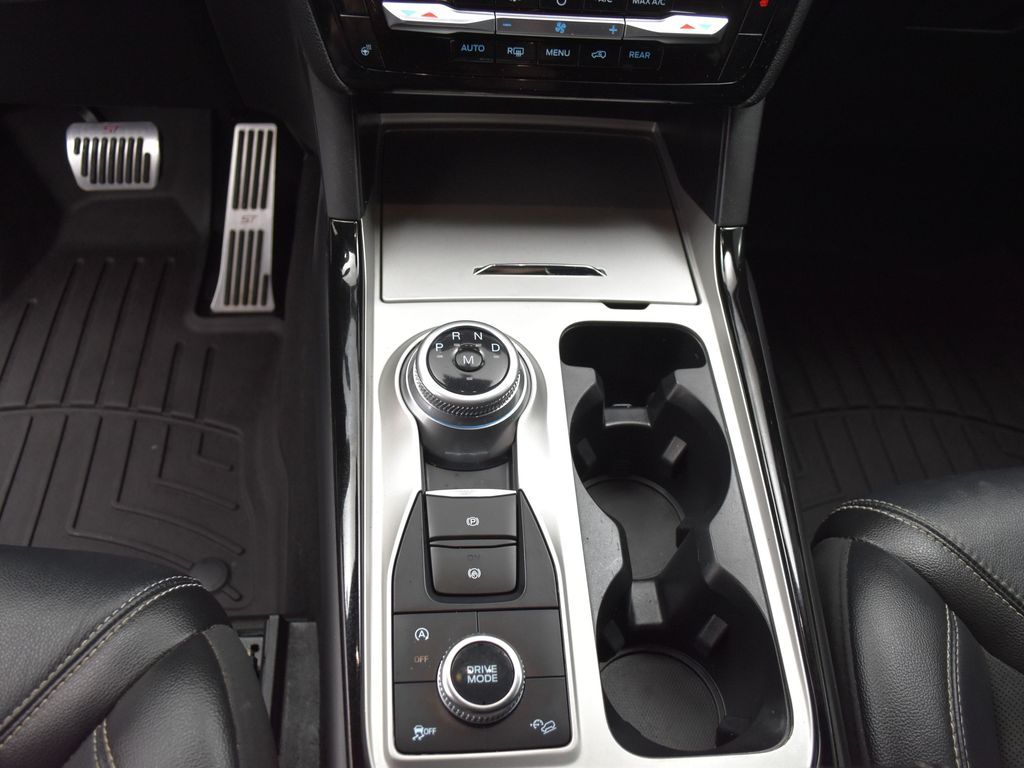 2021 Ford Explorer ST photo 13