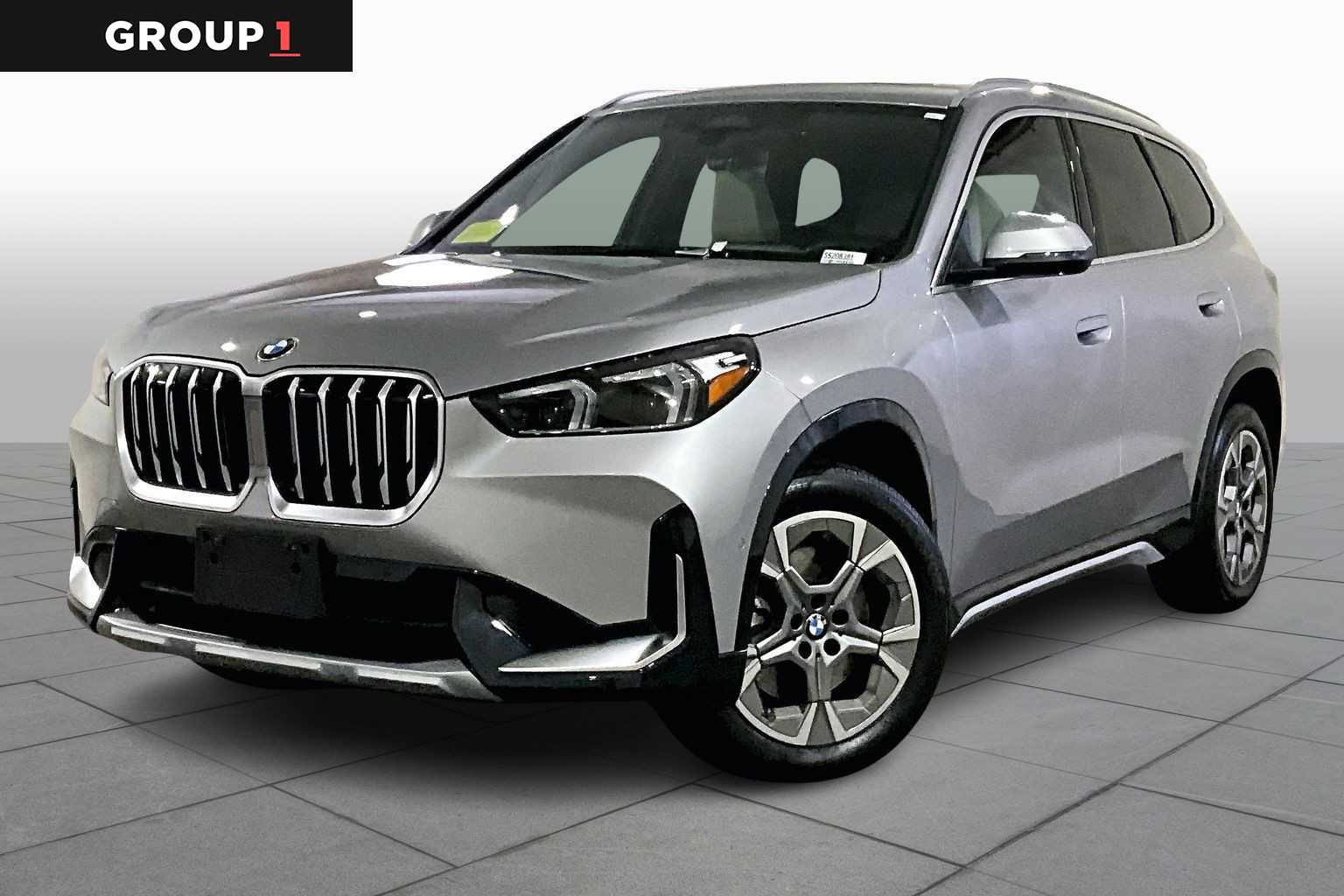 2025 BMW X1 28i's photo