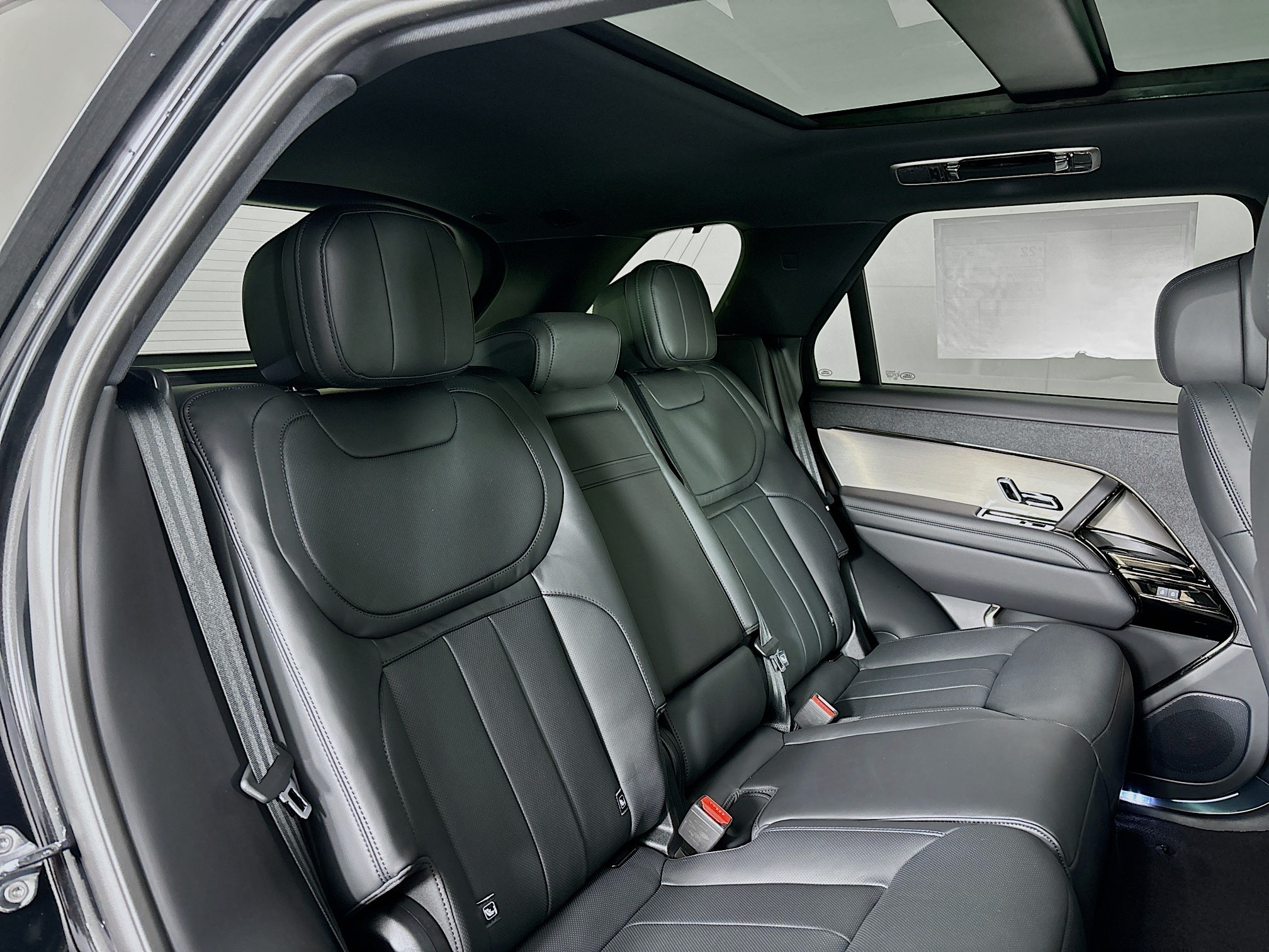 2025 Land Rover Range Rover Sport SE photo 26