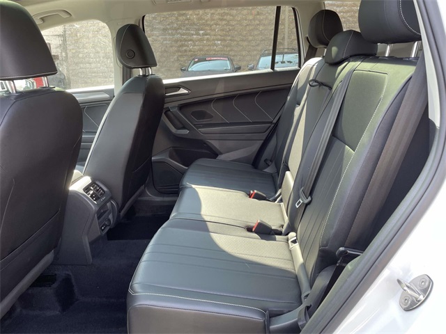 2022 Volkswagen Tiguan SE photo 13
