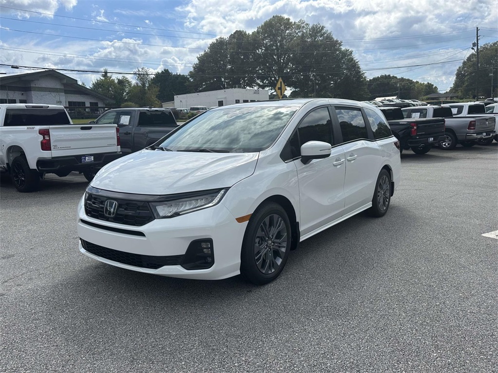 2026 Honda Odyssey Touring photo 2