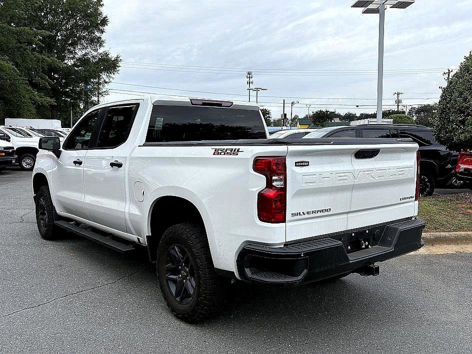 2024 Chevrolet Silverado 1500 Custom Trail Boss photo 3