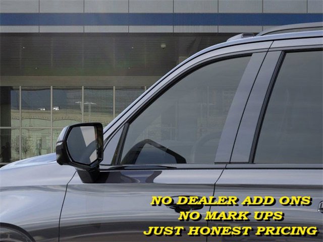 2025 Chevrolet Suburban RST photo 11
