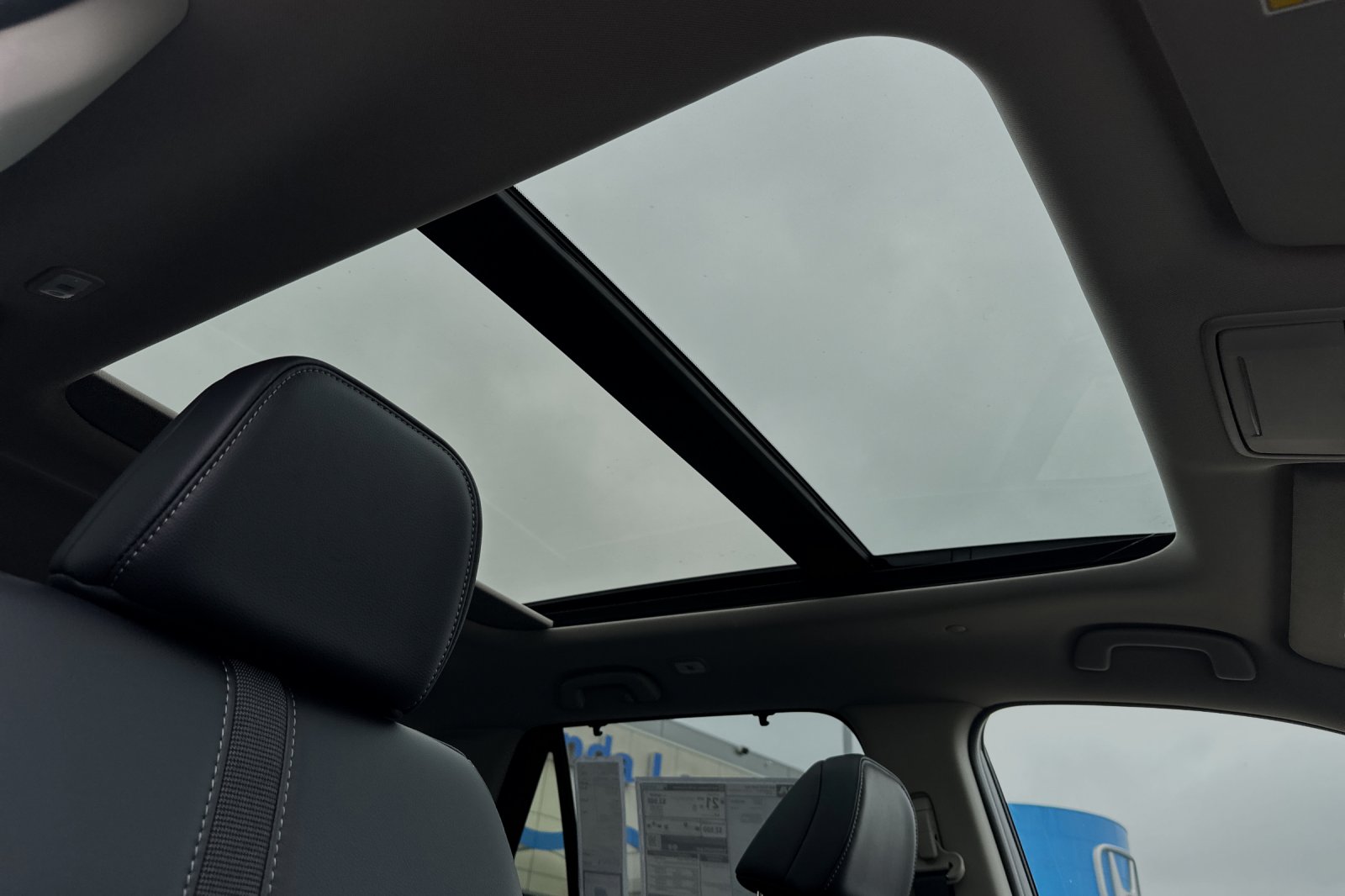 2025 Honda Pilot Touring photo 16