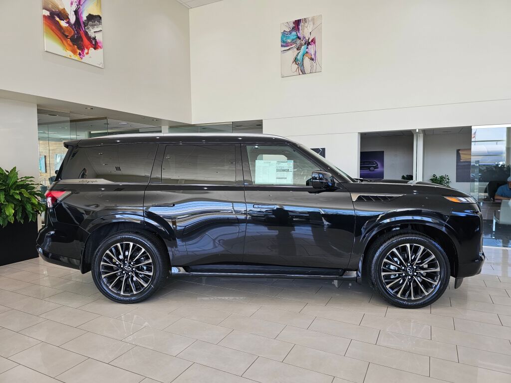 2025 Infiniti QX80 photo 8
