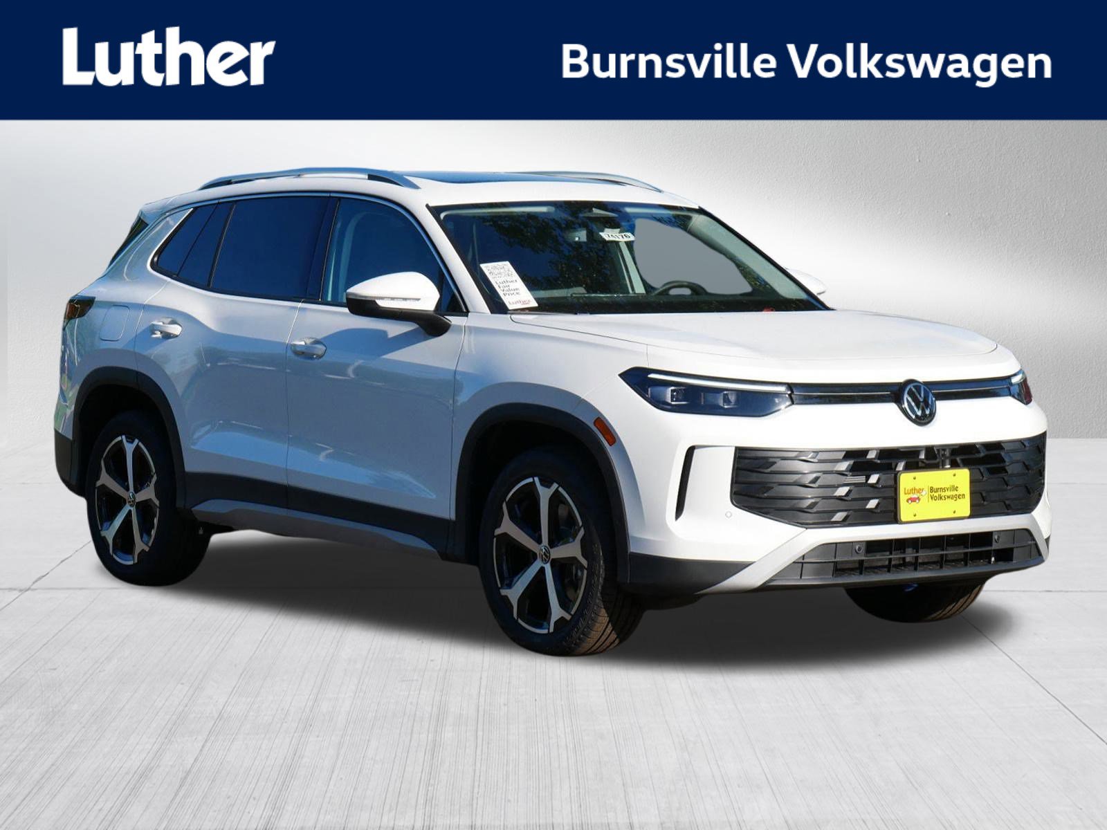 2025 Volkswagen Tiguan SE's photo