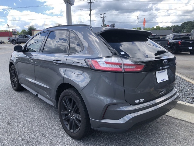 2022 Ford Edge ST photo 4