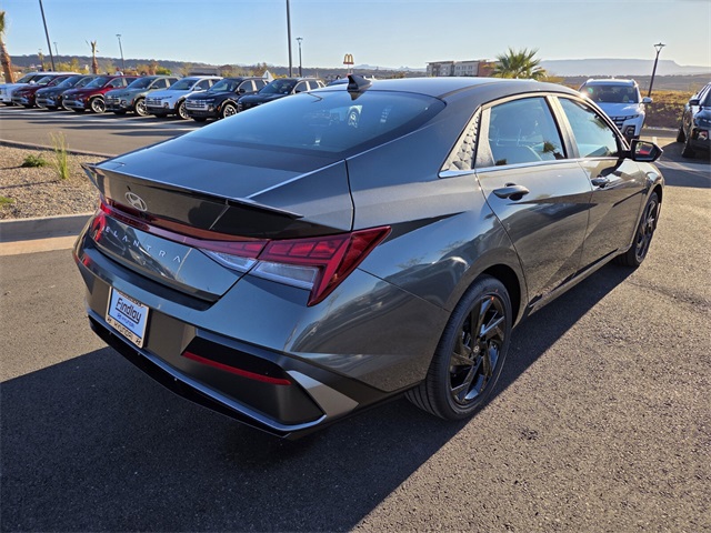 2026 Hyundai Elantra SEL Sport photo 3