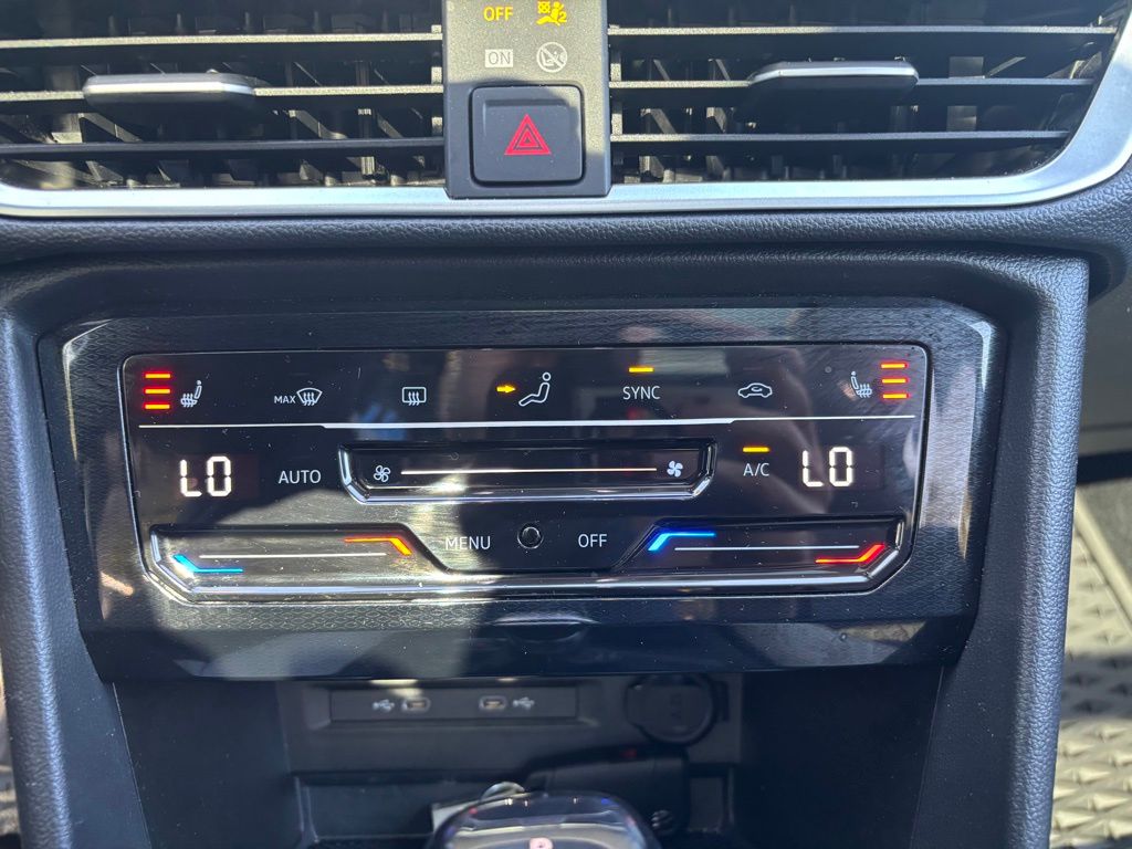 2025 Volkswagen Taos SE photo 26