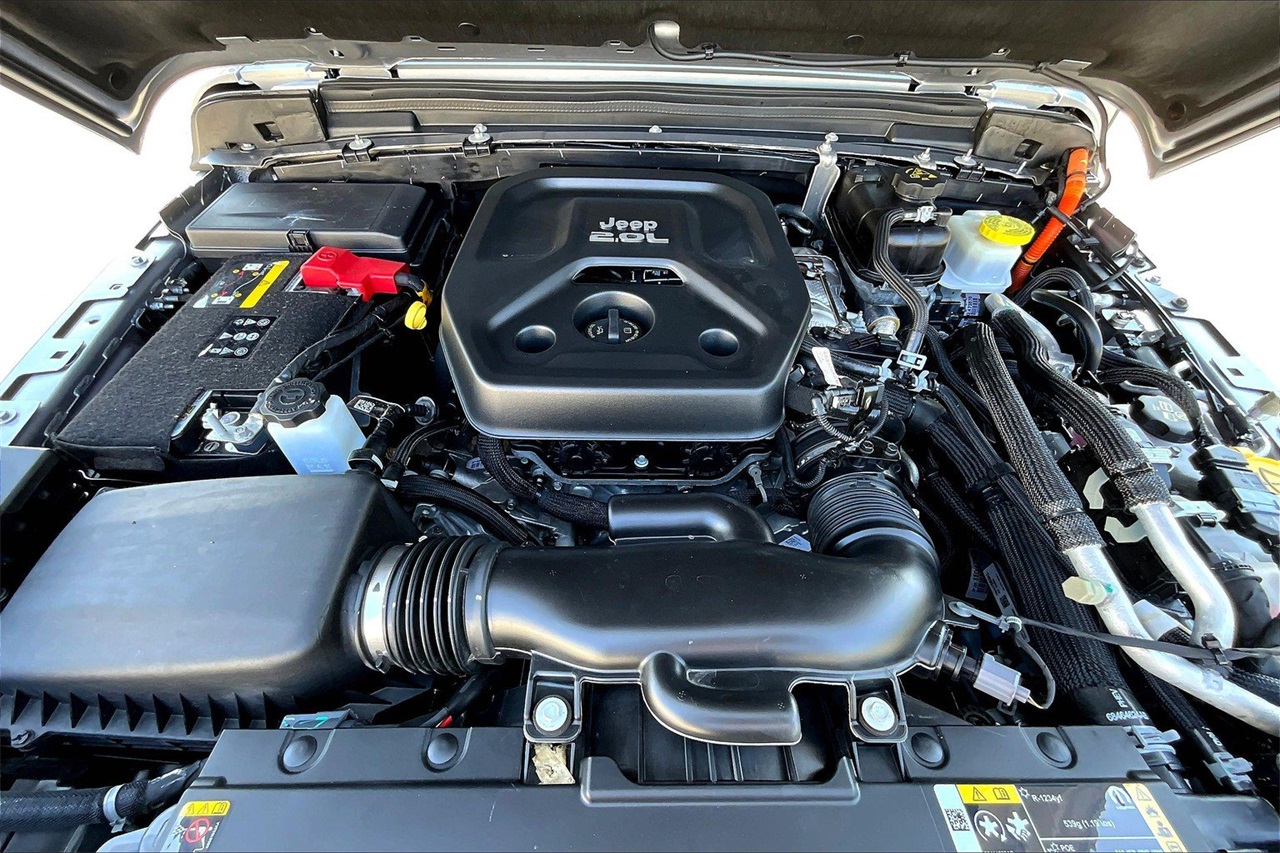 2021 Jeep Wrangler Unlimited Sahara 4xe photo 32