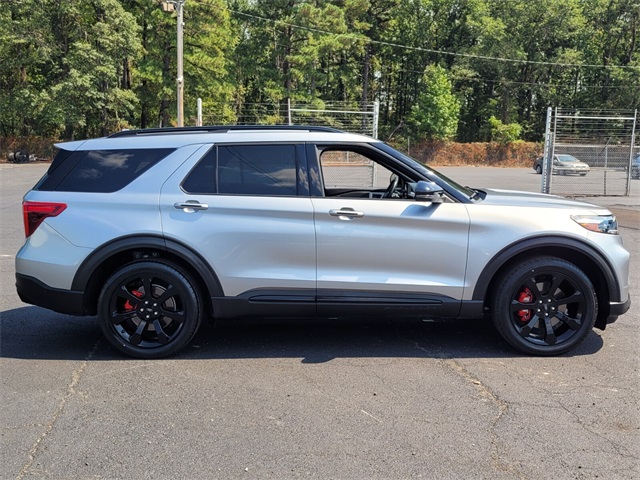 2020 Ford Explorer ST photo 2