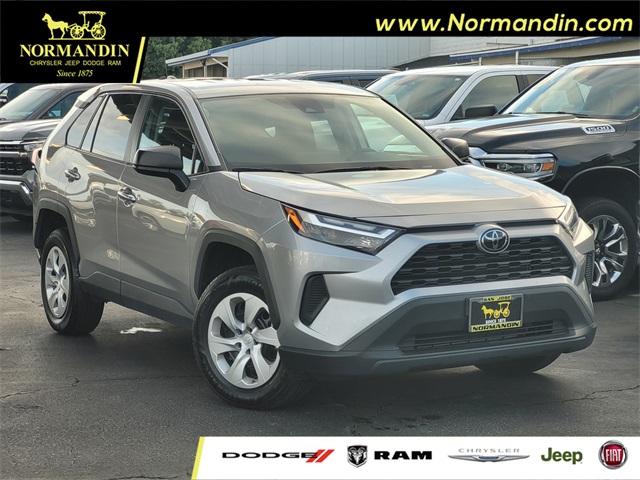 2024 Toyota RAV4 LE's photo