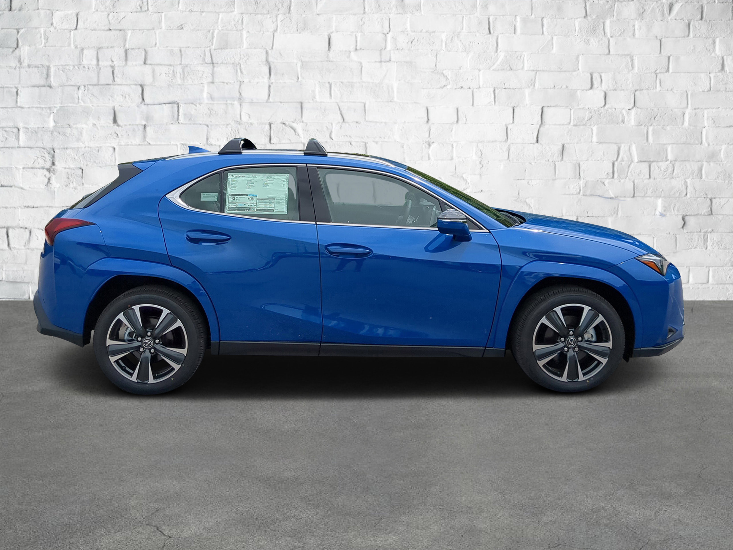 2025 Lexus UX Premium photo 4
