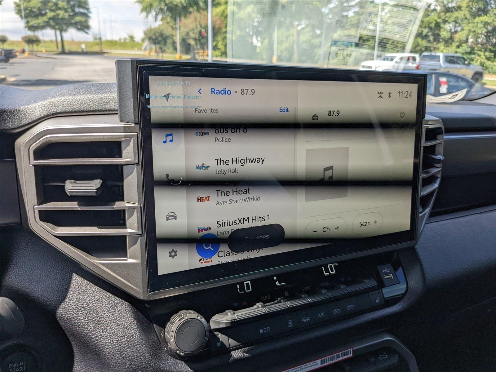 2025 Toyota Tundra SR5 CrewMax photo 16