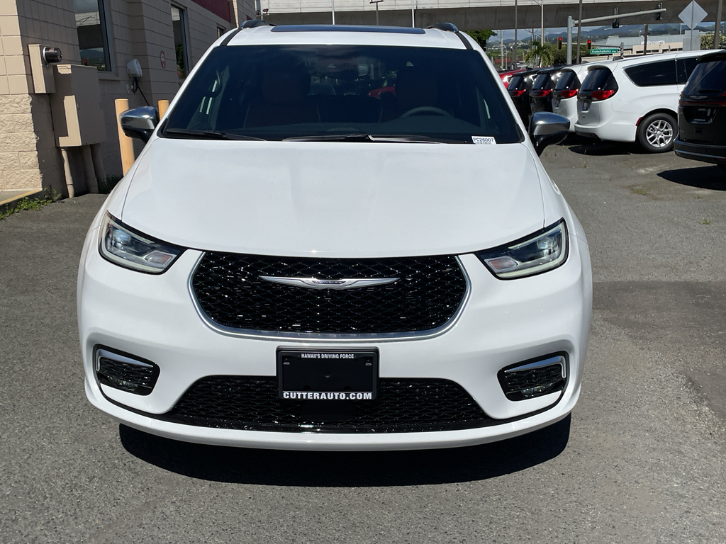 2026 Chrysler Pacifica Pinnacle's photo