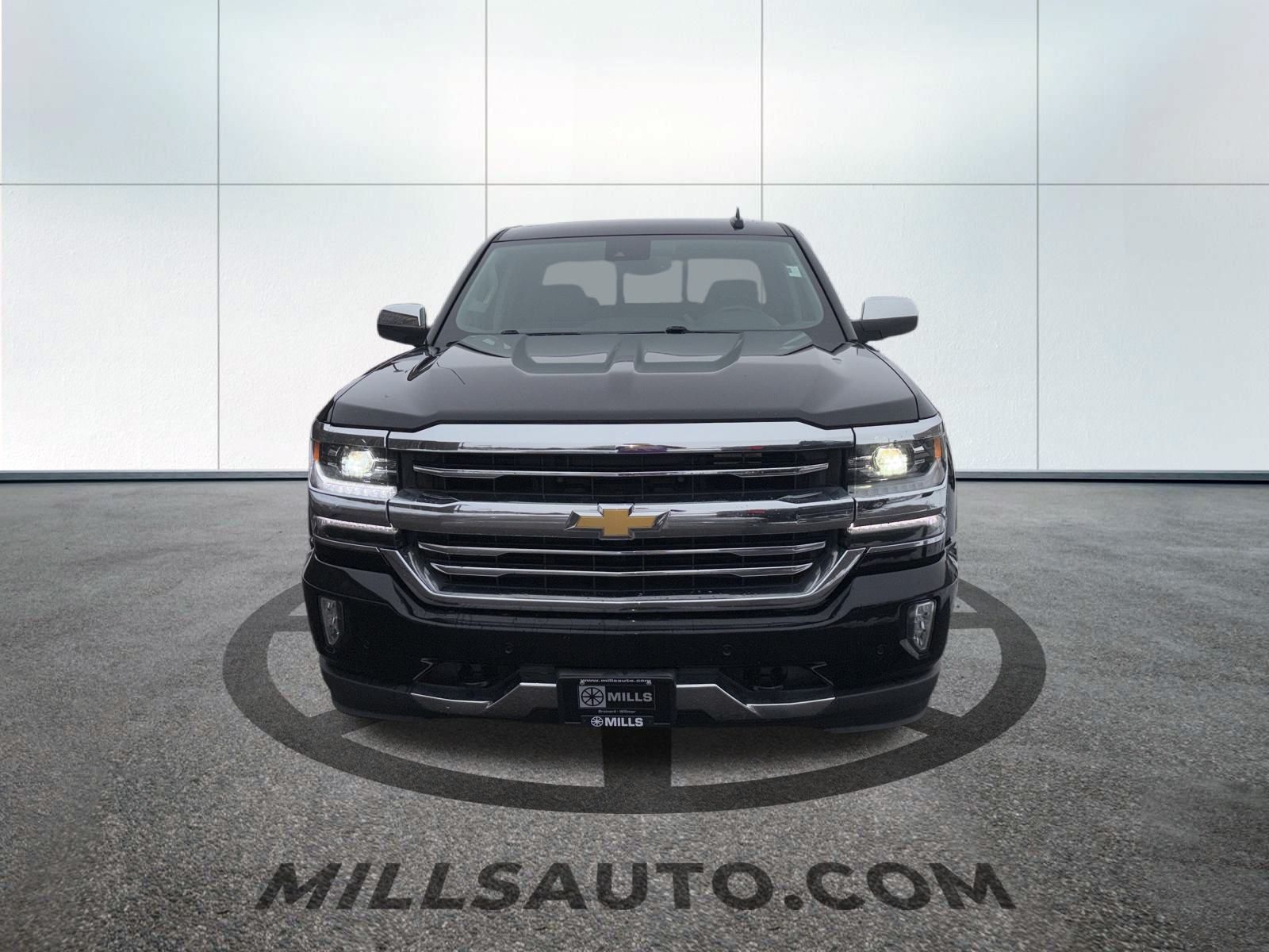 Used 2018 Chevrolet Silverado 1500 High Country with VIN 3GCUKTEJ2JG429636 for sale in Brainerd, Minnesota