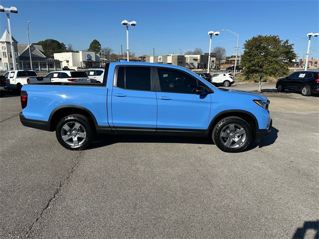 2025 Honda Ridgeline TrailSport photo 3