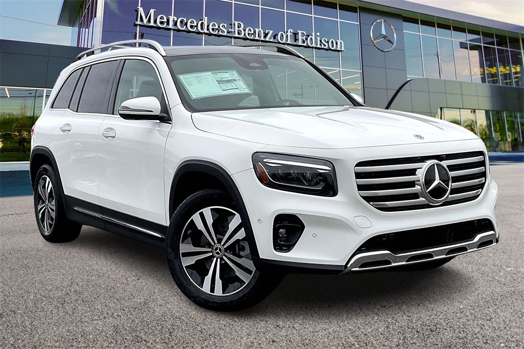 2026 Mercedes-Benz GLB GLB 250's photo