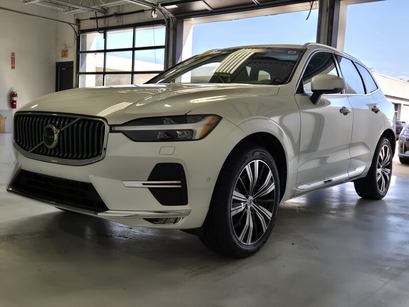 2023 Volvo XC60 B5 Plus photo 6