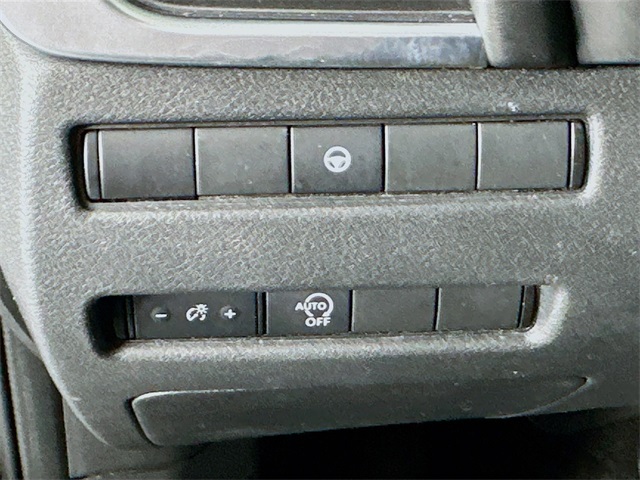 2023 Nissan Rogue SV photo 11