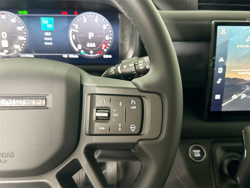 2025 Land Rover Defender 110 S photo 14