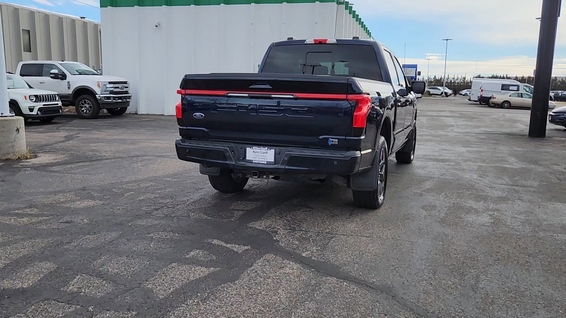 2023 Ford F-150 Lightning photo 3