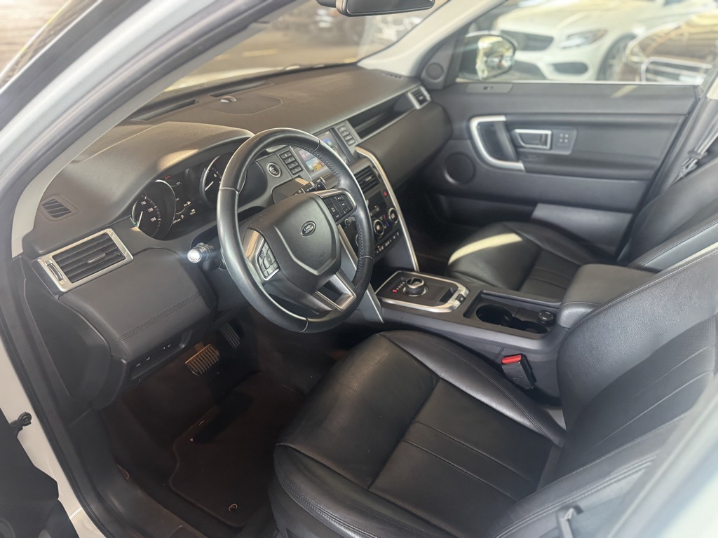 2018 Land Rover Discovery Sport HSE photo 3