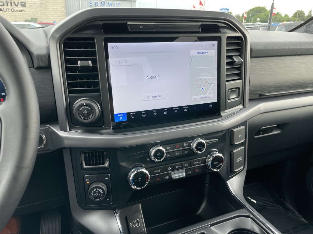 2025 Ford F-150 XLT photo 10