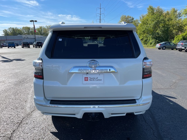 2022 Toyota 4Runner Limited photo 2