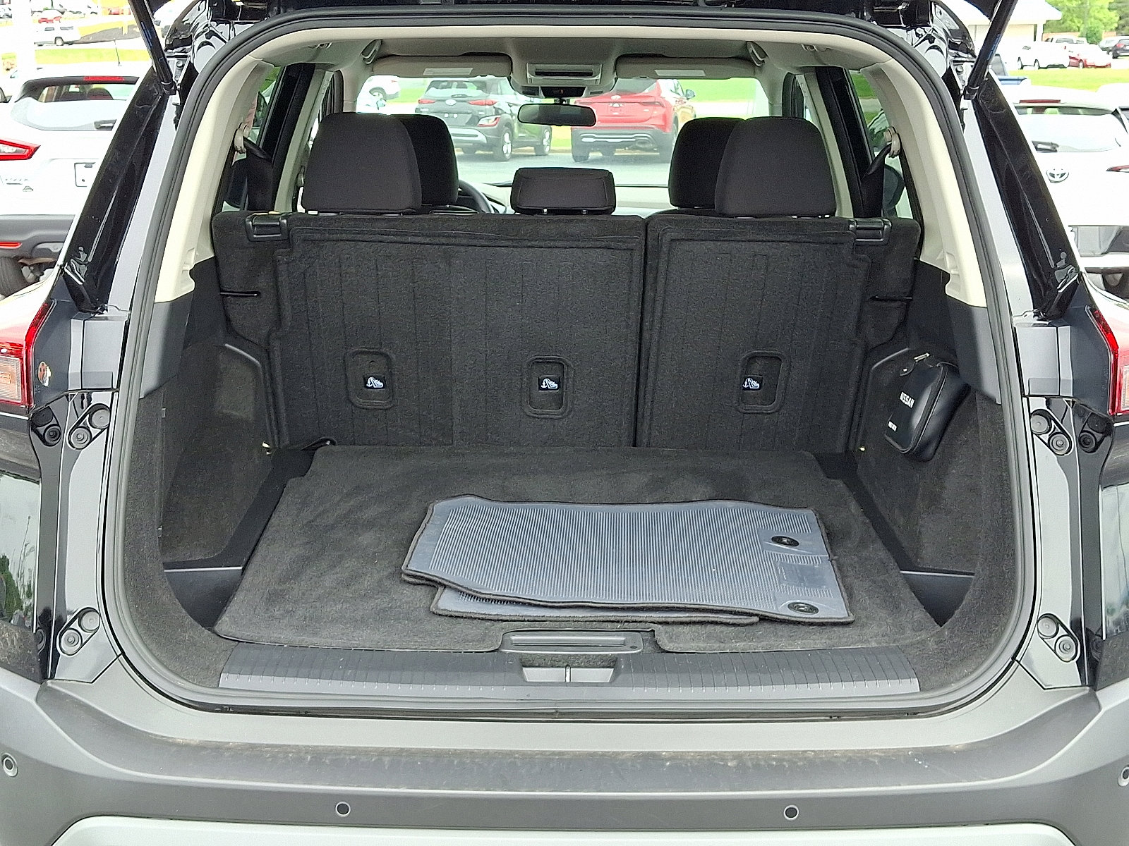 2023 Nissan Rogue S photo 29
