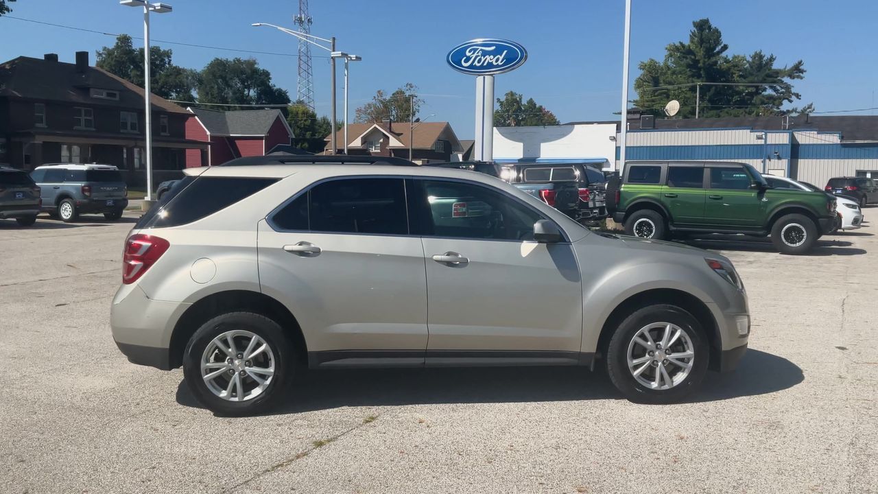 2016 Chevrolet Equinox LT photo 9
