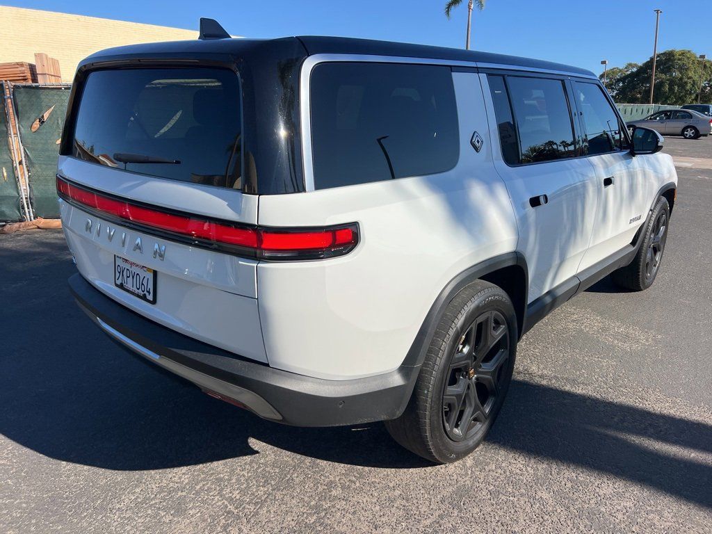 2023 Rivian R1S Adventure photo 4
