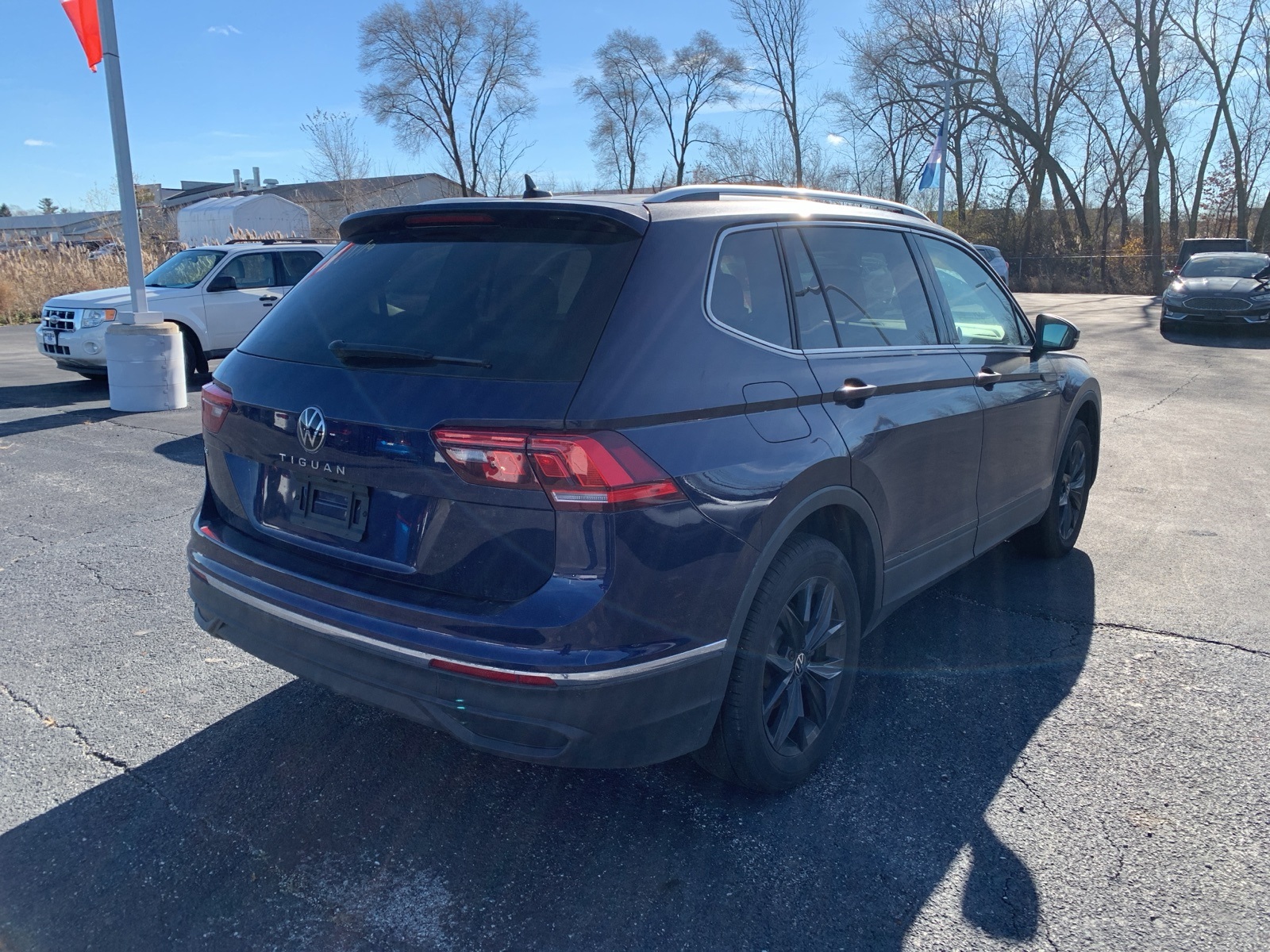 2024 Volkswagen Tiguan SE Wolfsburg Edition photo 3