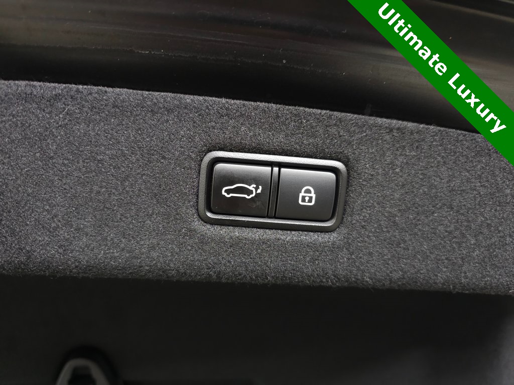 2018 Genesis G90 5.0 Ultimate AWD photo 7