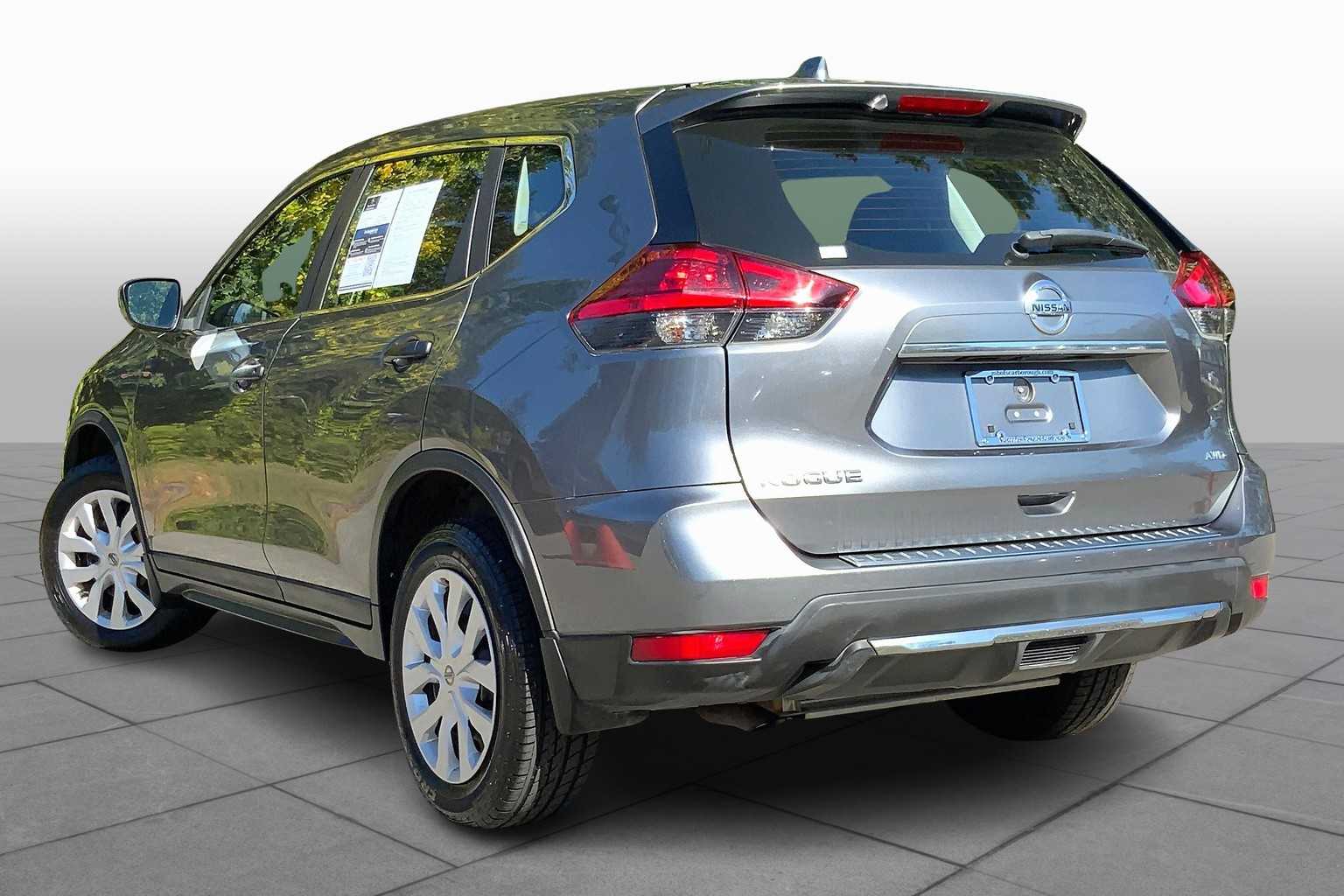 2017 Nissan Rogue S photo 11