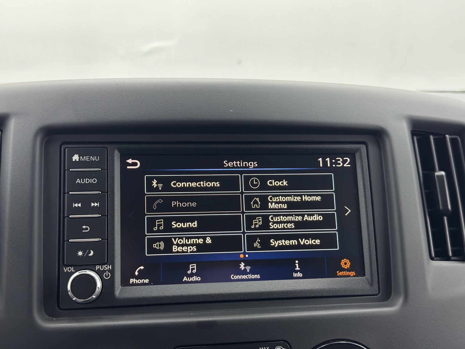 2020 Nissan NV200 SV photo 26